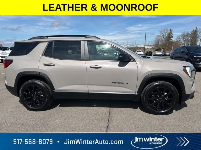 Used 2025 GMC Terrain Elevation w/ Elevation Premium Package image 7