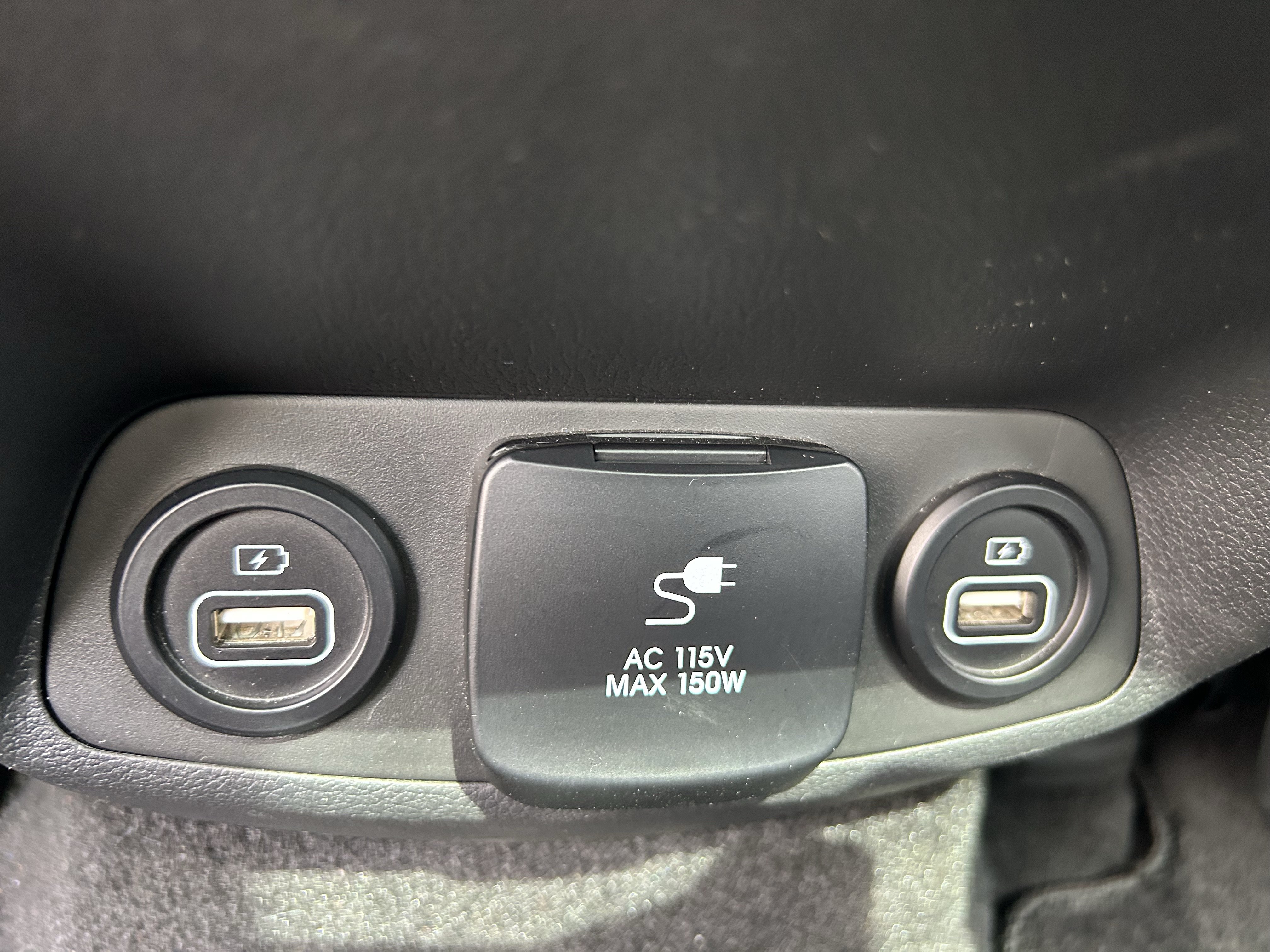 Used 2022 Hyundai Santa Fe Limited AWD/4WD image 21