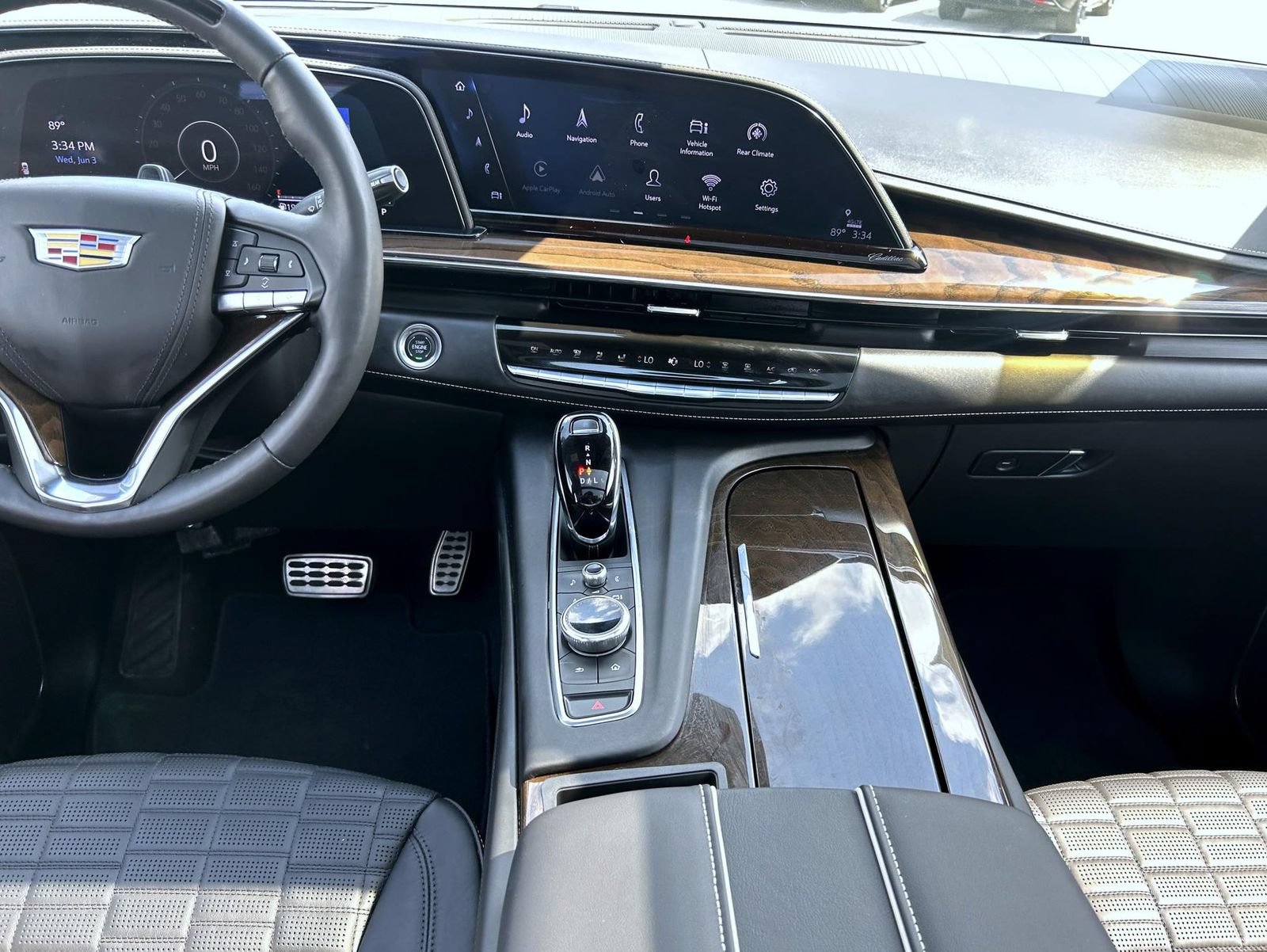 Certified 2024 Cadillac Escalade Premium Luxury Platinum w/ Heavy-Duty Trailer Package AWD/4WD image 25
