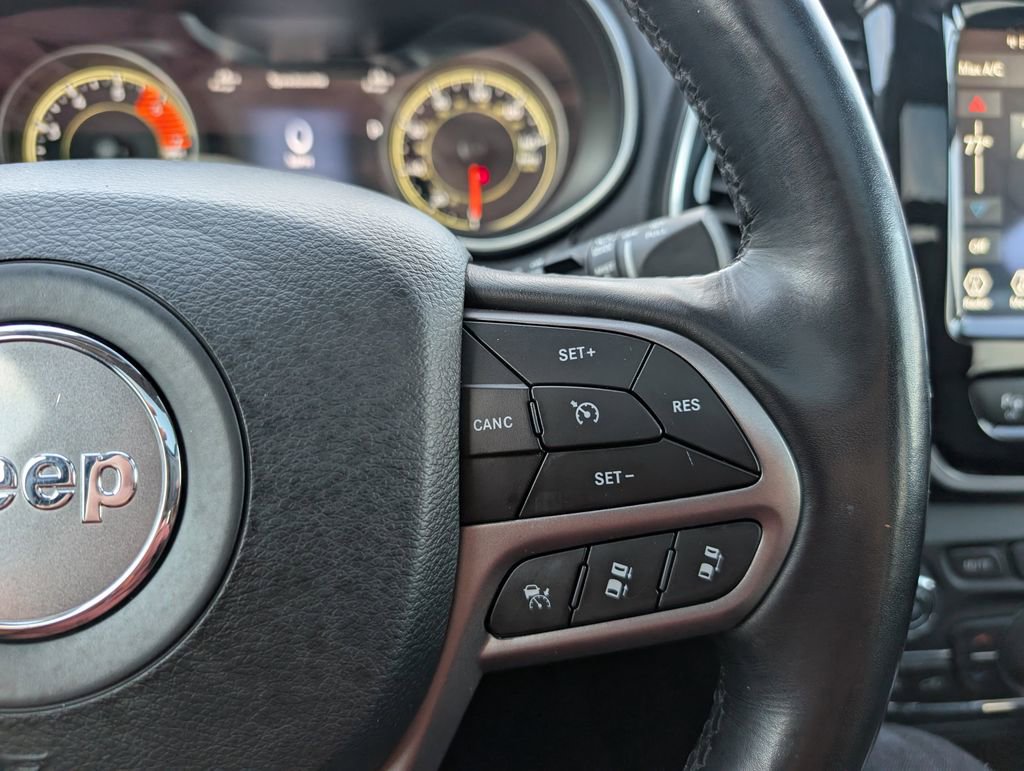 Used 2021 Jeep Cherokee Limited image 27