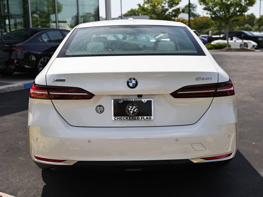 Used 2024 BMW 530i xDrive w/ Premium Package AWD/4WD image 7