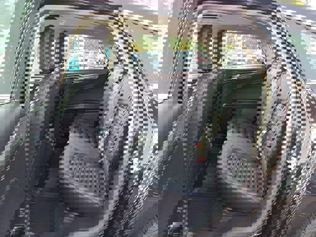 Certified 2019 Ford Fusion SEL image 9