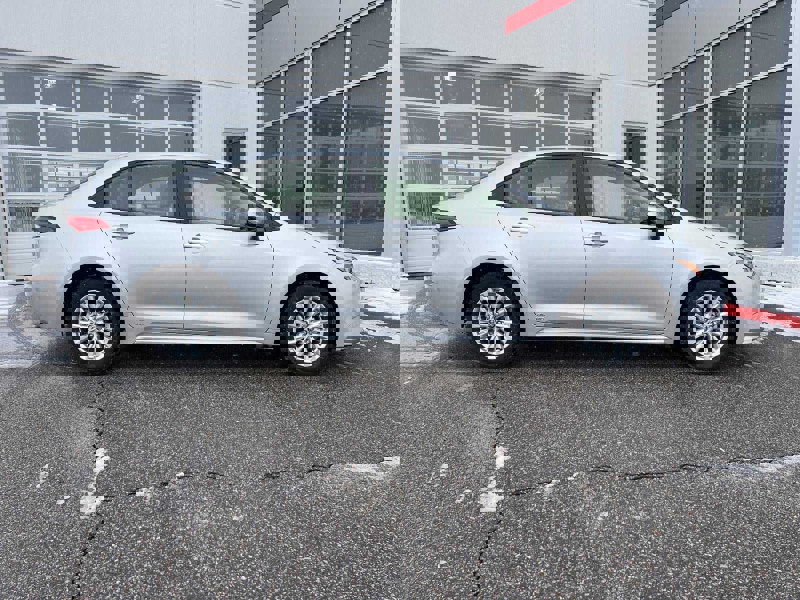 Used 2025 Toyota Corolla LE w/ LE Premium Package image 26