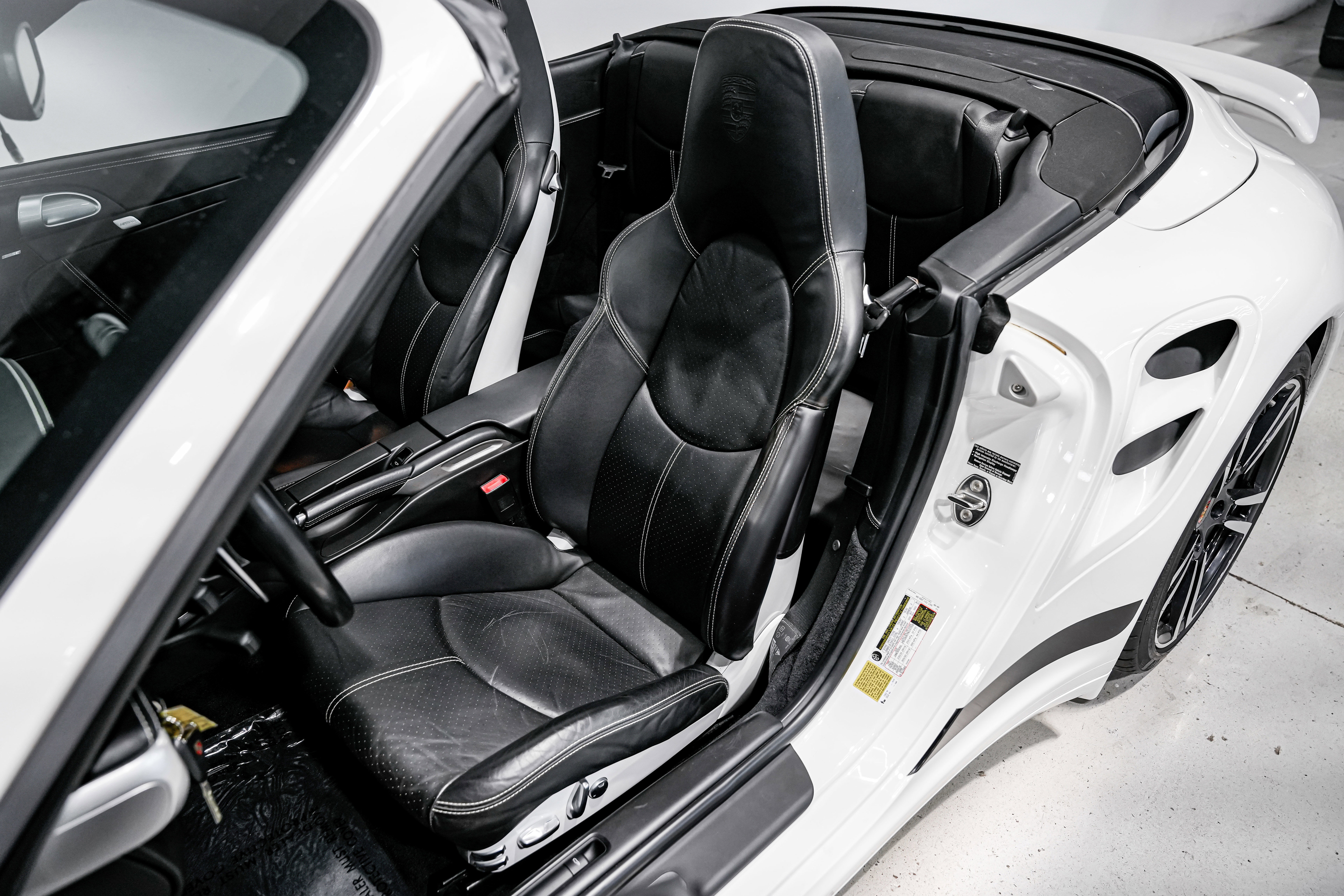 Used 2011 Porsche 911 Turbo S image 22