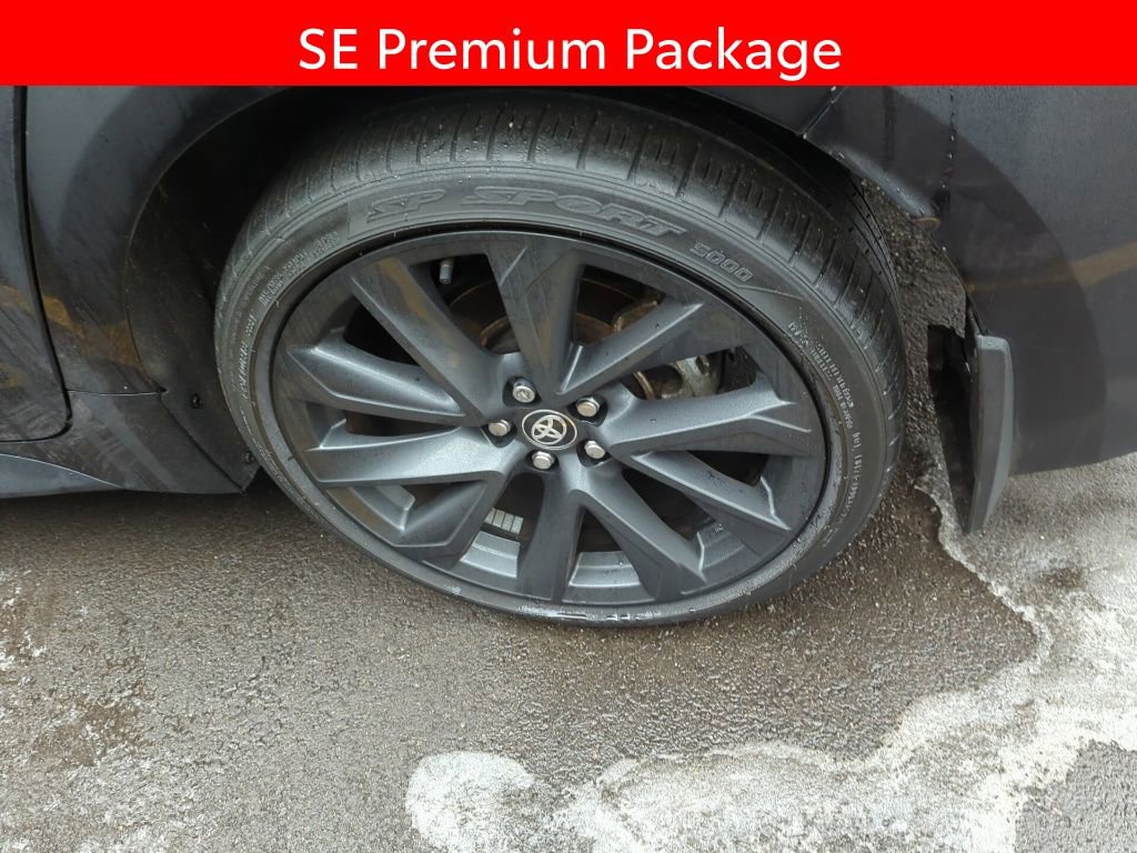 Used 2023 Toyota Corolla SE w/ SE Premium Package image 5