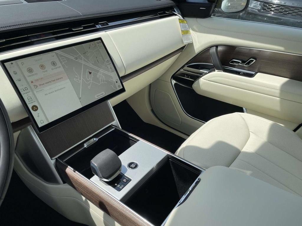 New 2026 Land Rover Range Rover SE AWD/4WD image 32