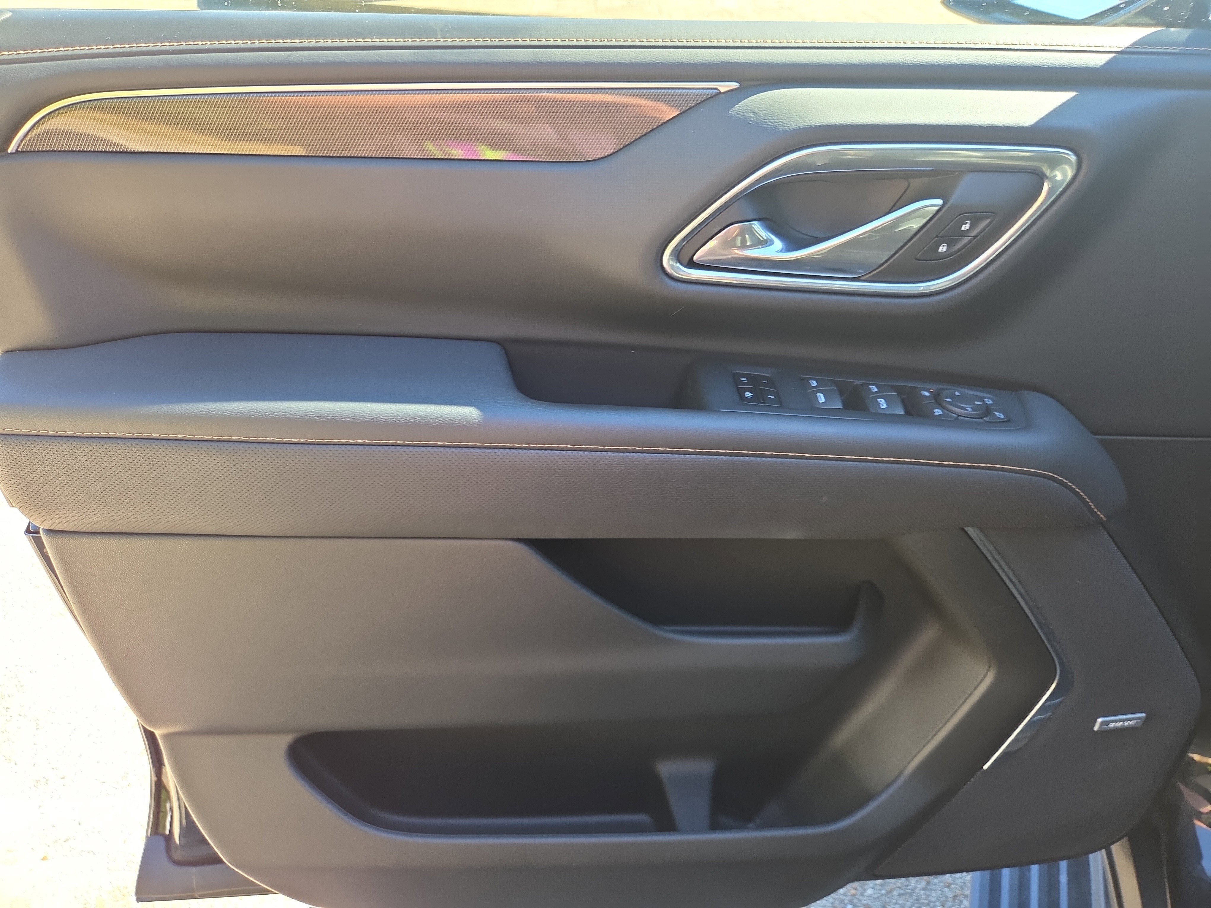 Used 2023 GMC Yukon AT4 w/ AT4 Premium Package image 6