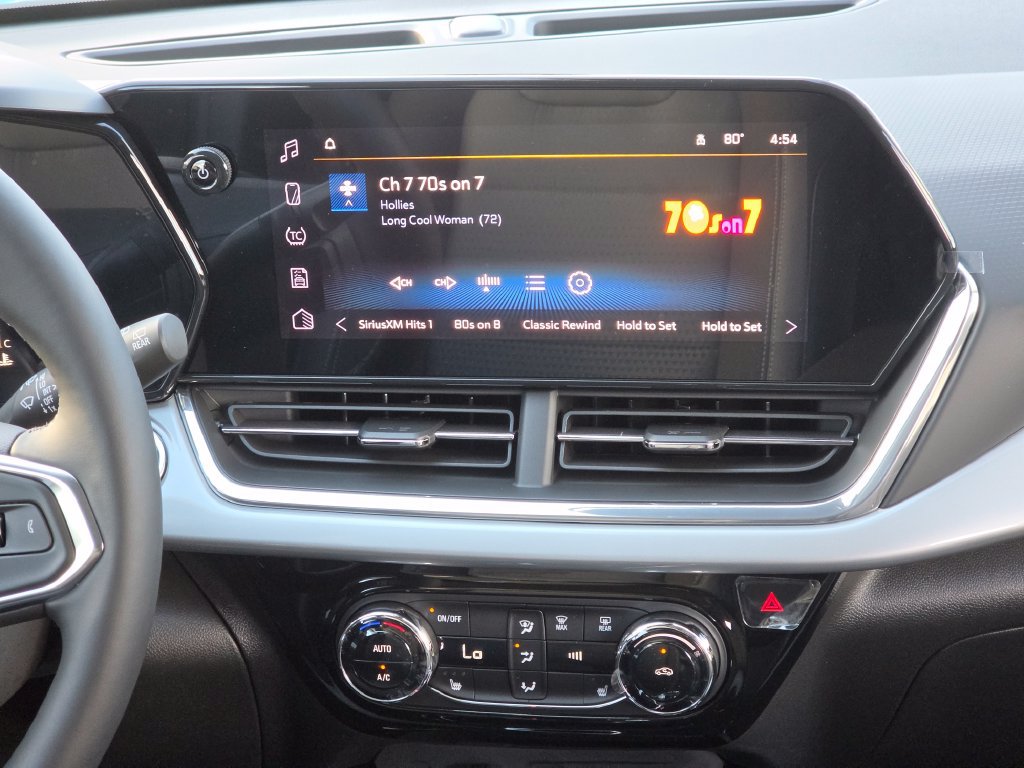 New 2026 Chevrolet Trax LT w/ Driver Confidence Package FWD image 18