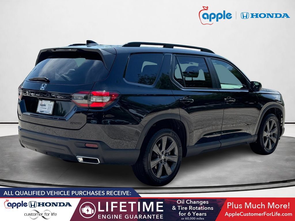 Used 2025 Honda Pilot Sport image 3