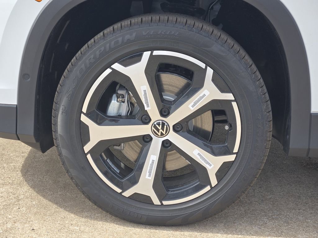 New 2026 Volkswagen Tiguan SE image 9