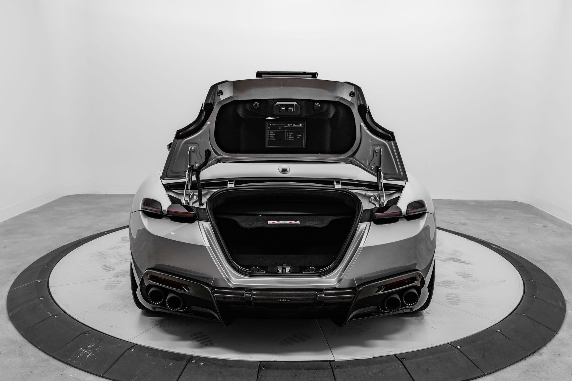 Certified 2025 Ferrari Roma Spider RWD image 23