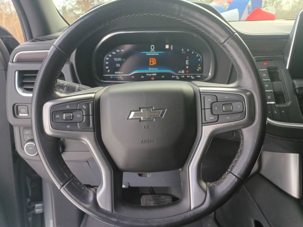 Used 2022 Chevrolet Suburban Z71 image 17