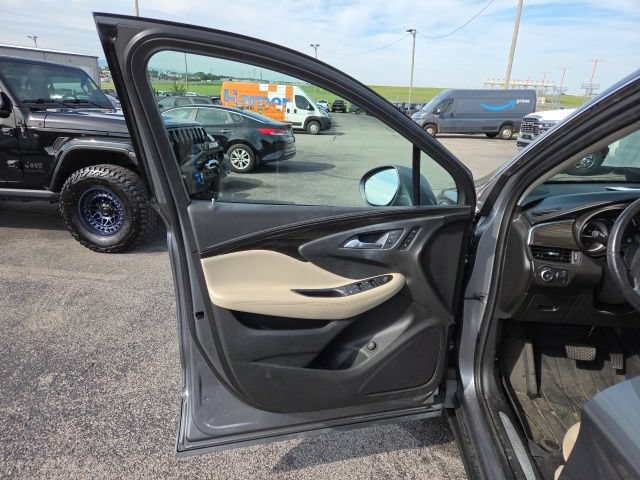 Used 2020 Buick Envision Essence w/ Experience Buick Package FWD image 12