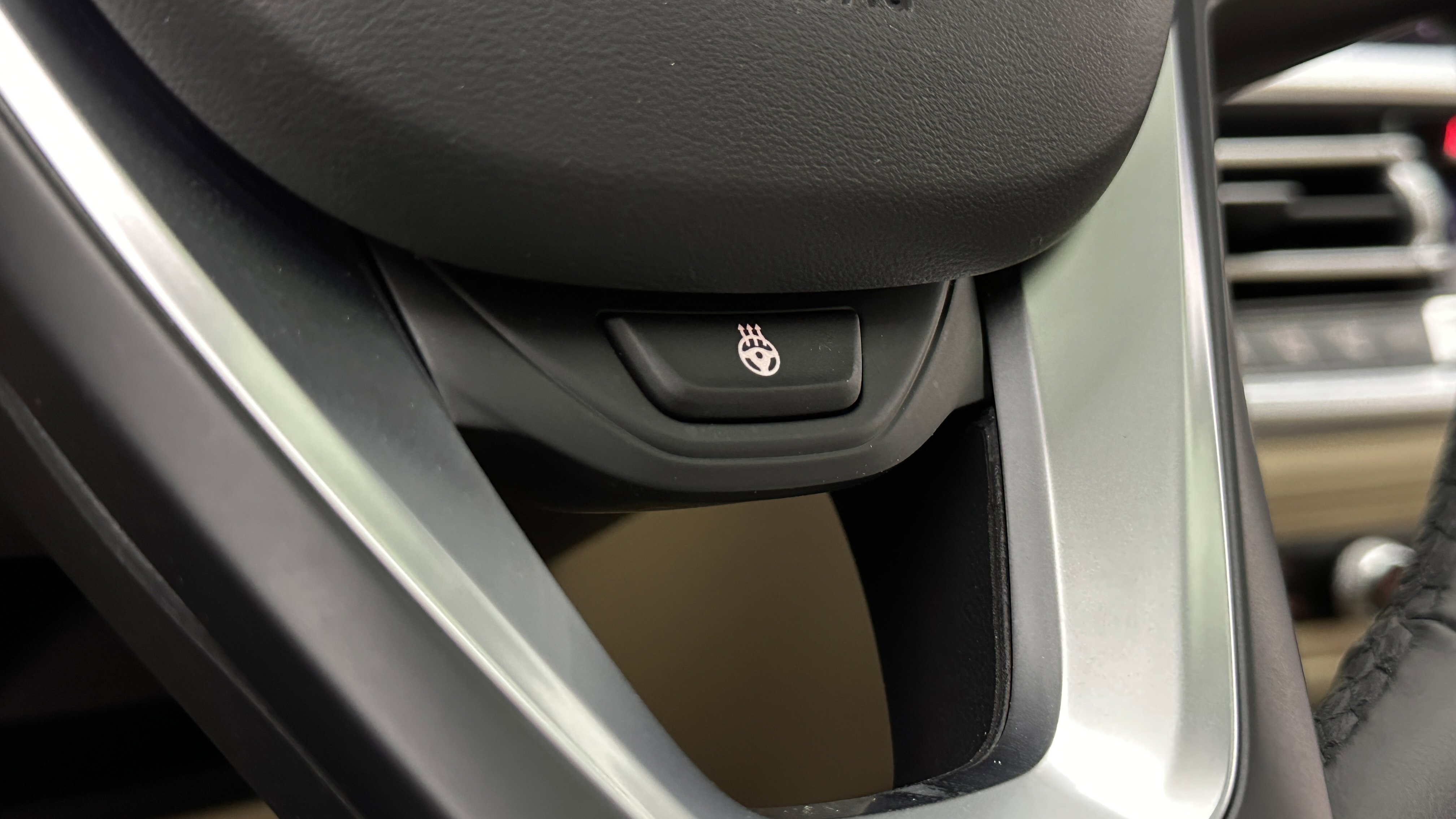 Used 2021 BMW 330e w/ Premium Package image 11