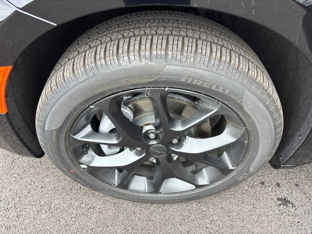 New 2027 Chrysler Pacifica Limited AWD/4WD image 37