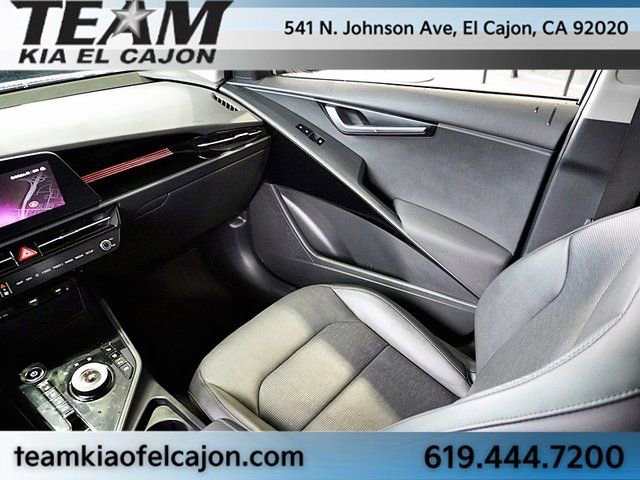 Certified 2025 Kia Niro Wave image 23