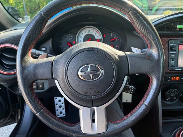 Used 2015 Scion FR-S RWD image 30