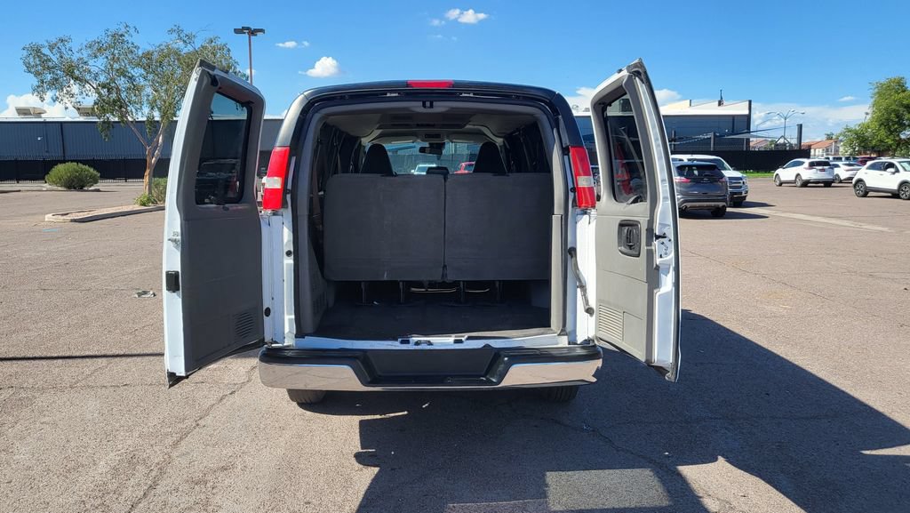 Used 2020 Chevrolet Express 2500 LT w/ LT Preferred Equipment Group RWD image 13