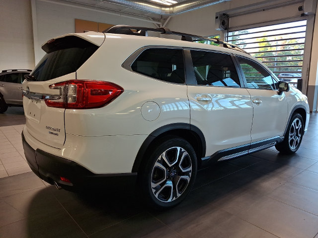 Used 2023 Subaru Ascent Limited w/ Technology Package AWD/4WD image 6