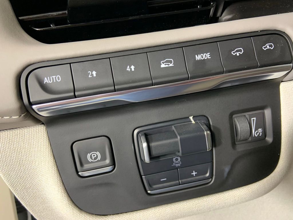Used 2024 Cadillac Escalade Sport Platinum w/ LPO, ONYX Package AWD/4WD image 34