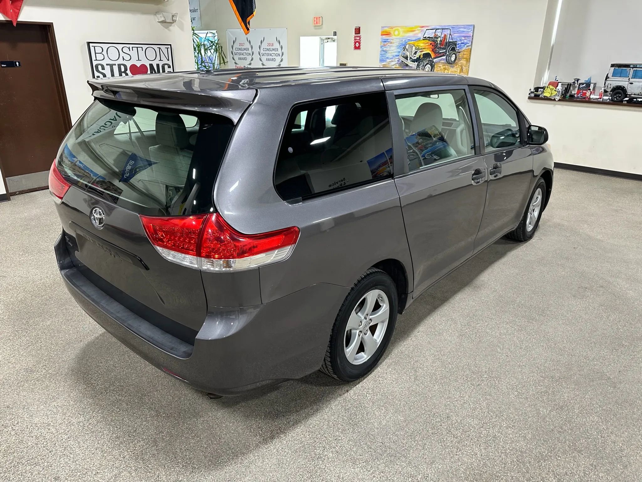 Used 2012 Toyota Sienna image 9