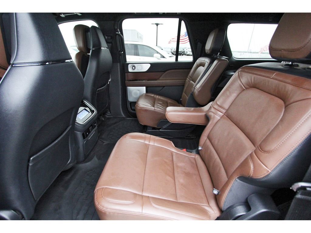 Used 2022 Lincoln Navigator L Reserve image 7