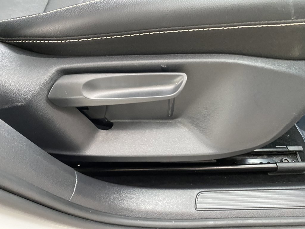 Used 2022 Volkswagen Taos SE w/ Panoramic Sunroof Package image 22