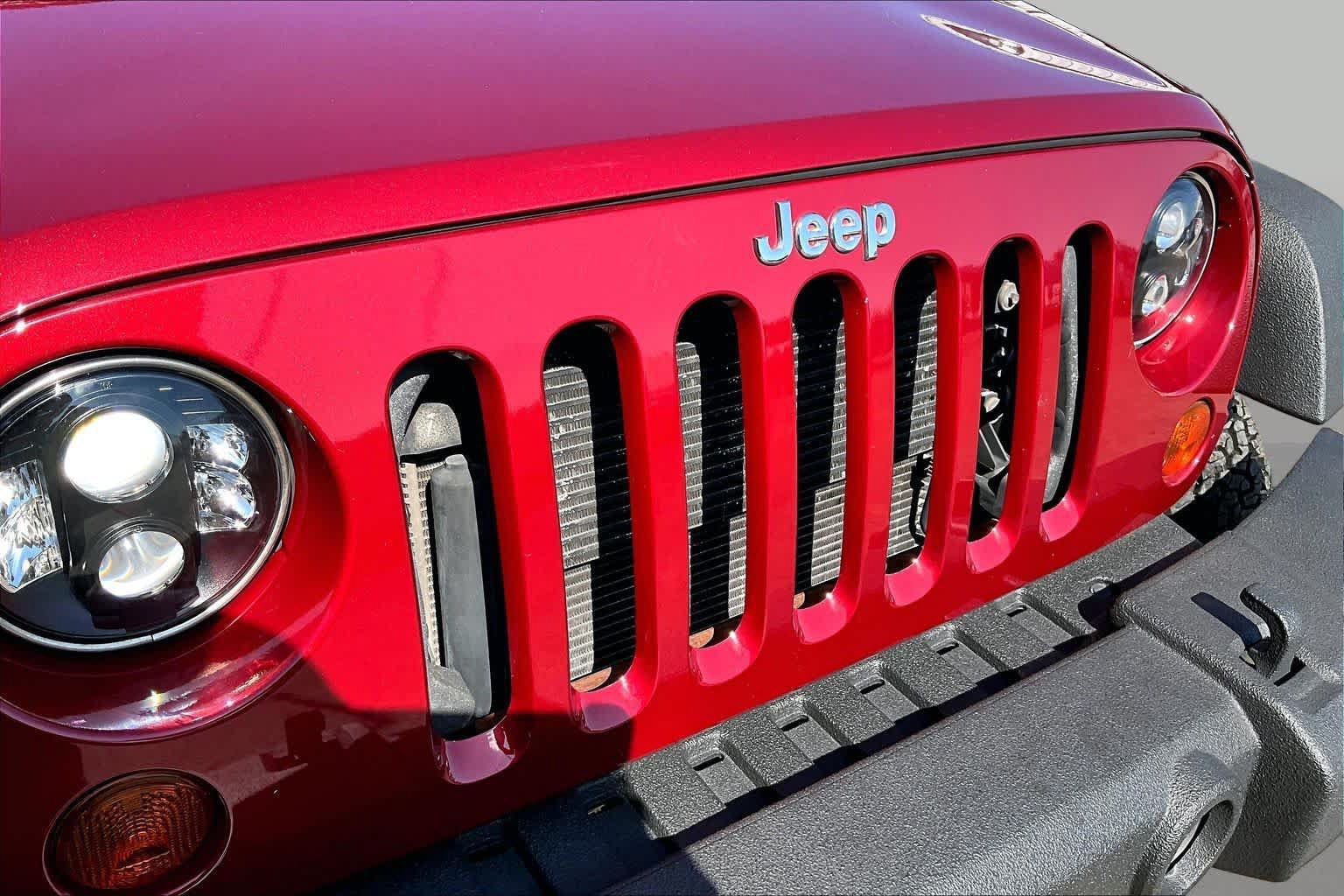 Used 2013 Jeep Wrangler Sport w/ Connectivity Group AWD/4WD image 30