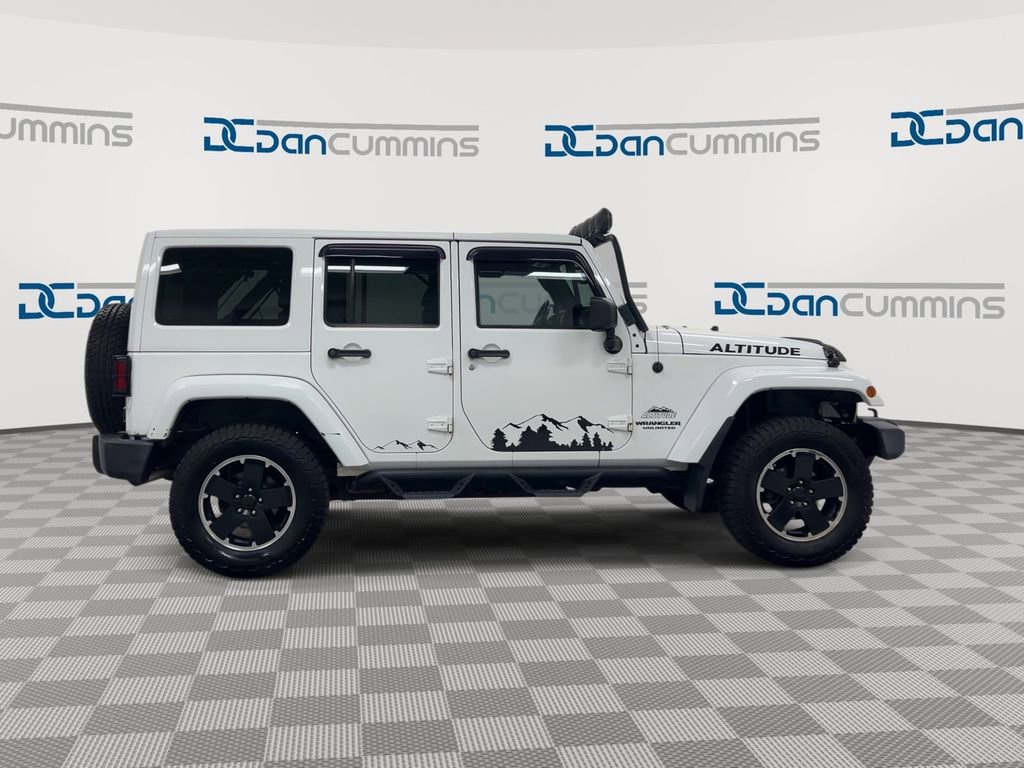 Used 2012 Jeep Wrangler Unlimited Sahara AWD/4WD image 9