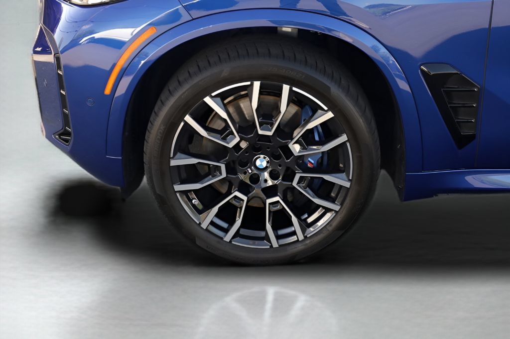 Used 2025 BMW X5 M60i AWD/4WD image 3