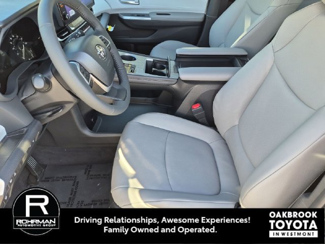 New 2026 Toyota Sienna XLE FWD image 12