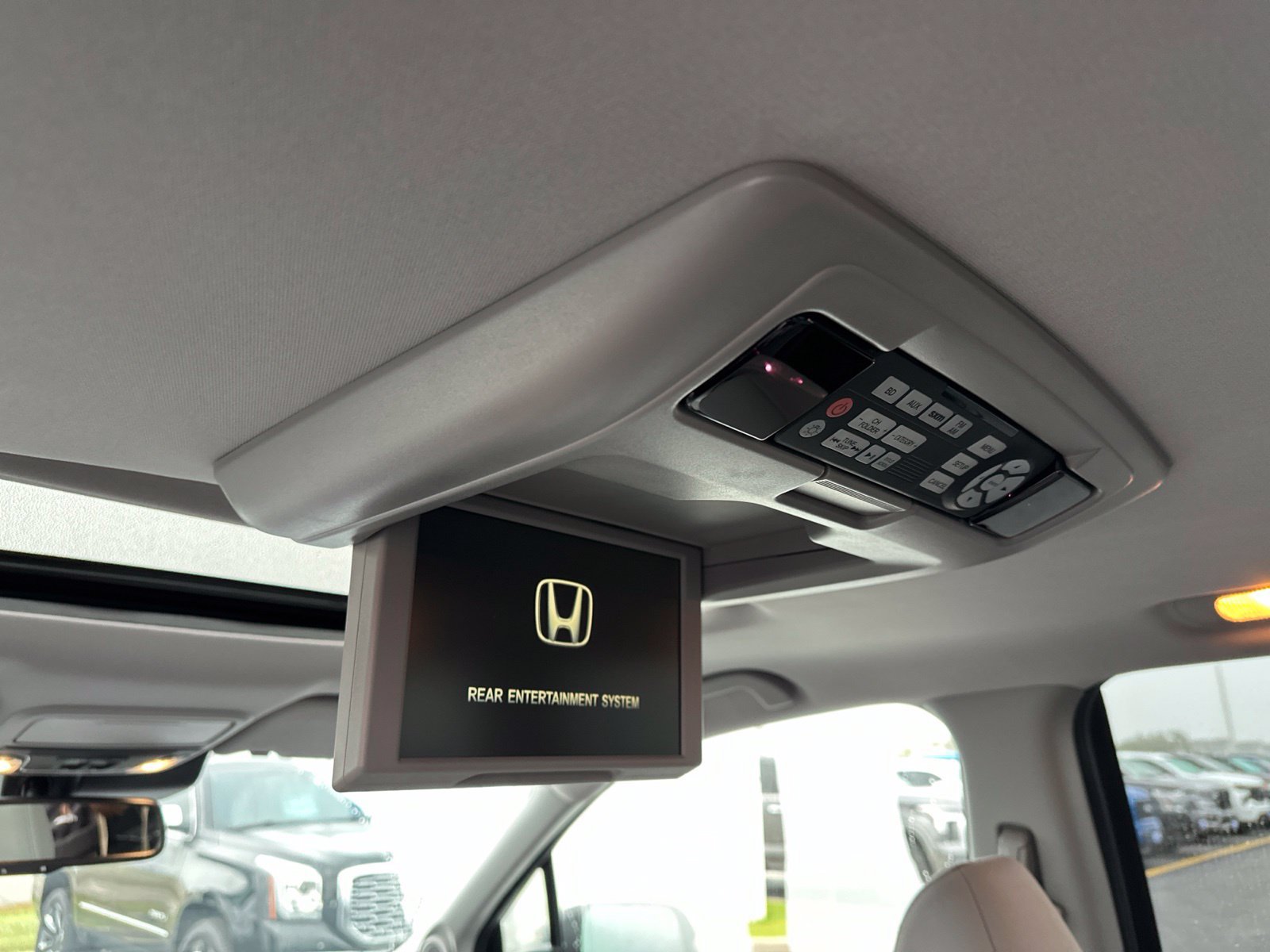 Used 2017 Honda Pilot Elite image 23