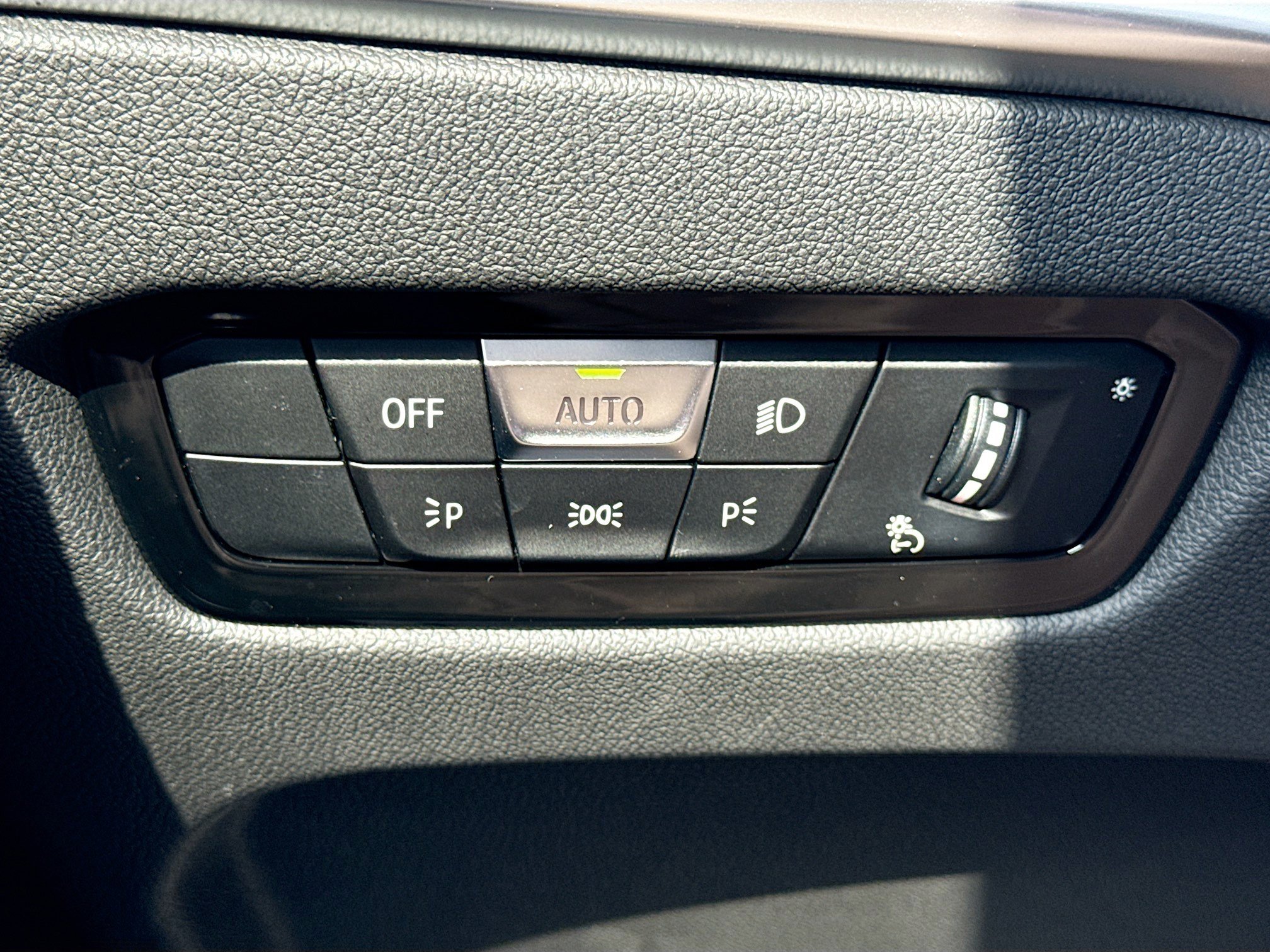 Used 2025 BMW 230i Coupe image 34