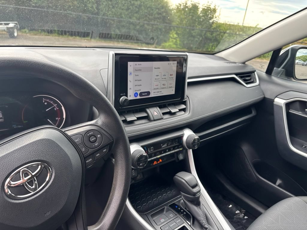 Used 2025 Toyota RAV4 XLE FWD image 14