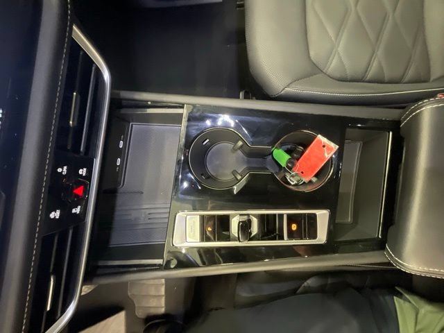 Used 2025 Volkswagen Atlas SE FWD image 21