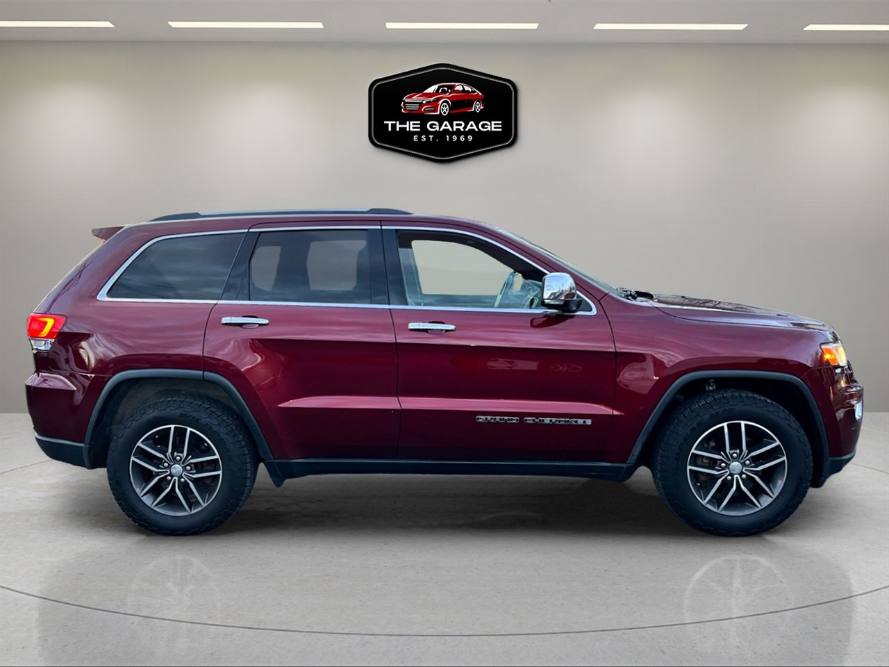 Used 2018 Jeep Grand Cherokee Limited image 6