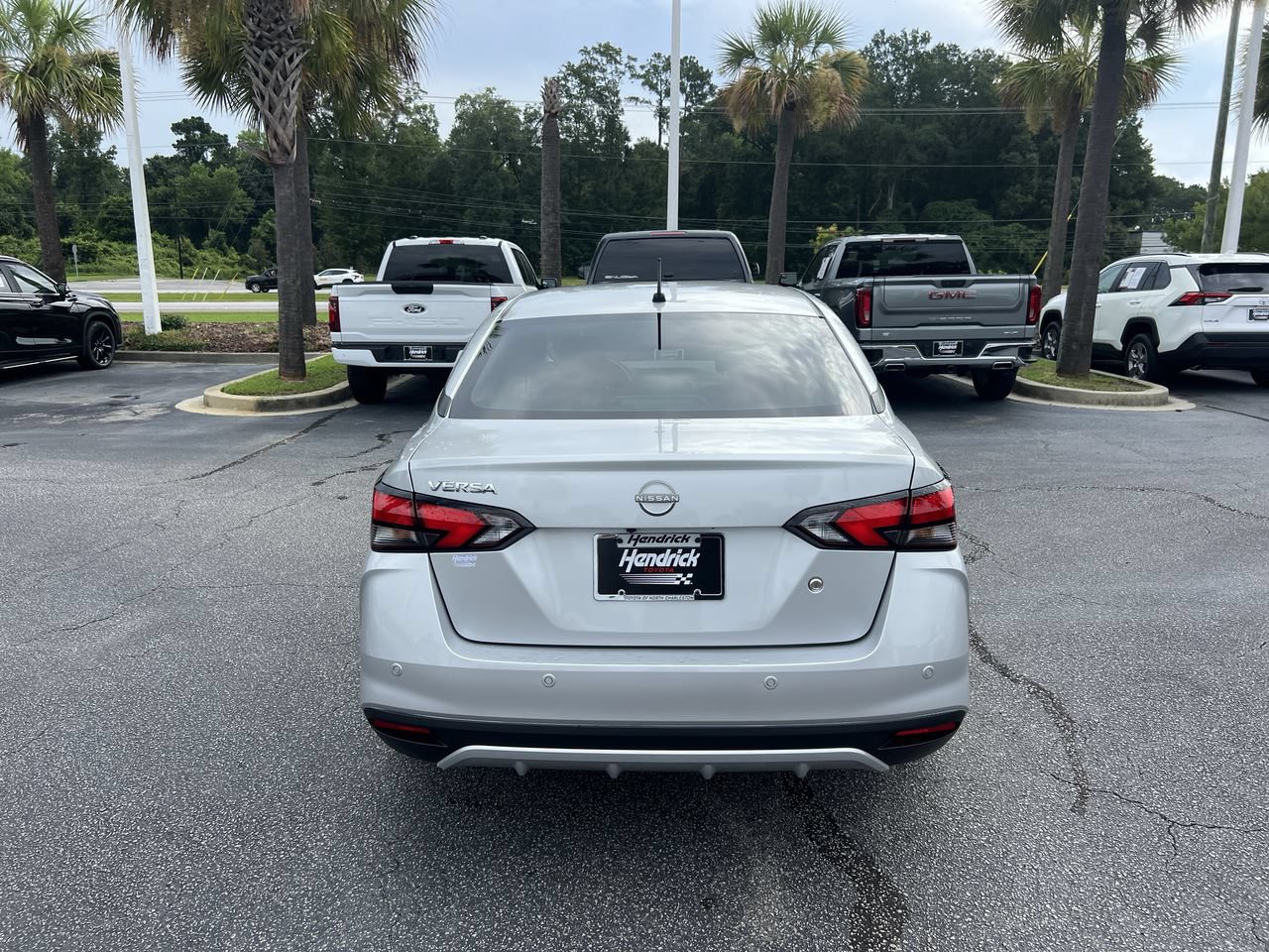 Used 2025 Nissan Versa S FWD image 9