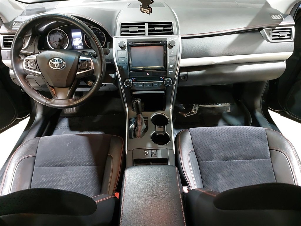 Used 2015 Toyota Camry XSE w/ Moonroof Package image 9