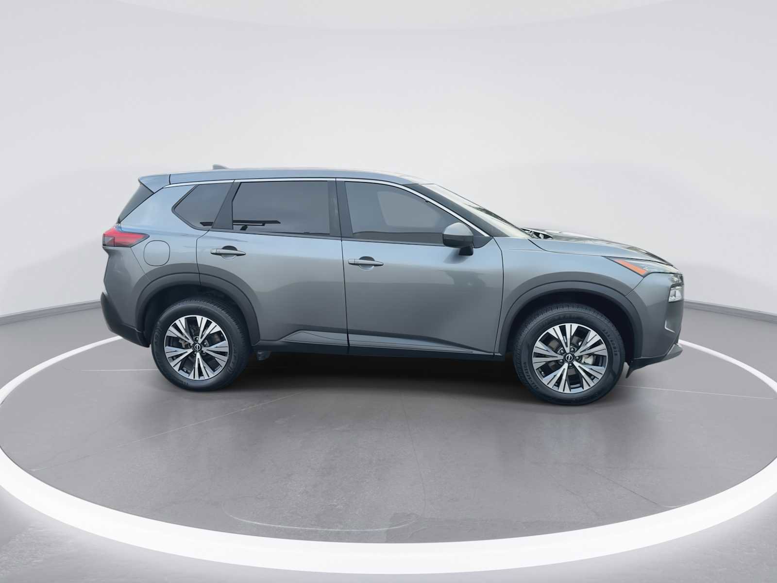 Used 2022 Nissan Rogue SV image 9