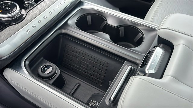 Used 2025 Ford Expedition Platinum image 22