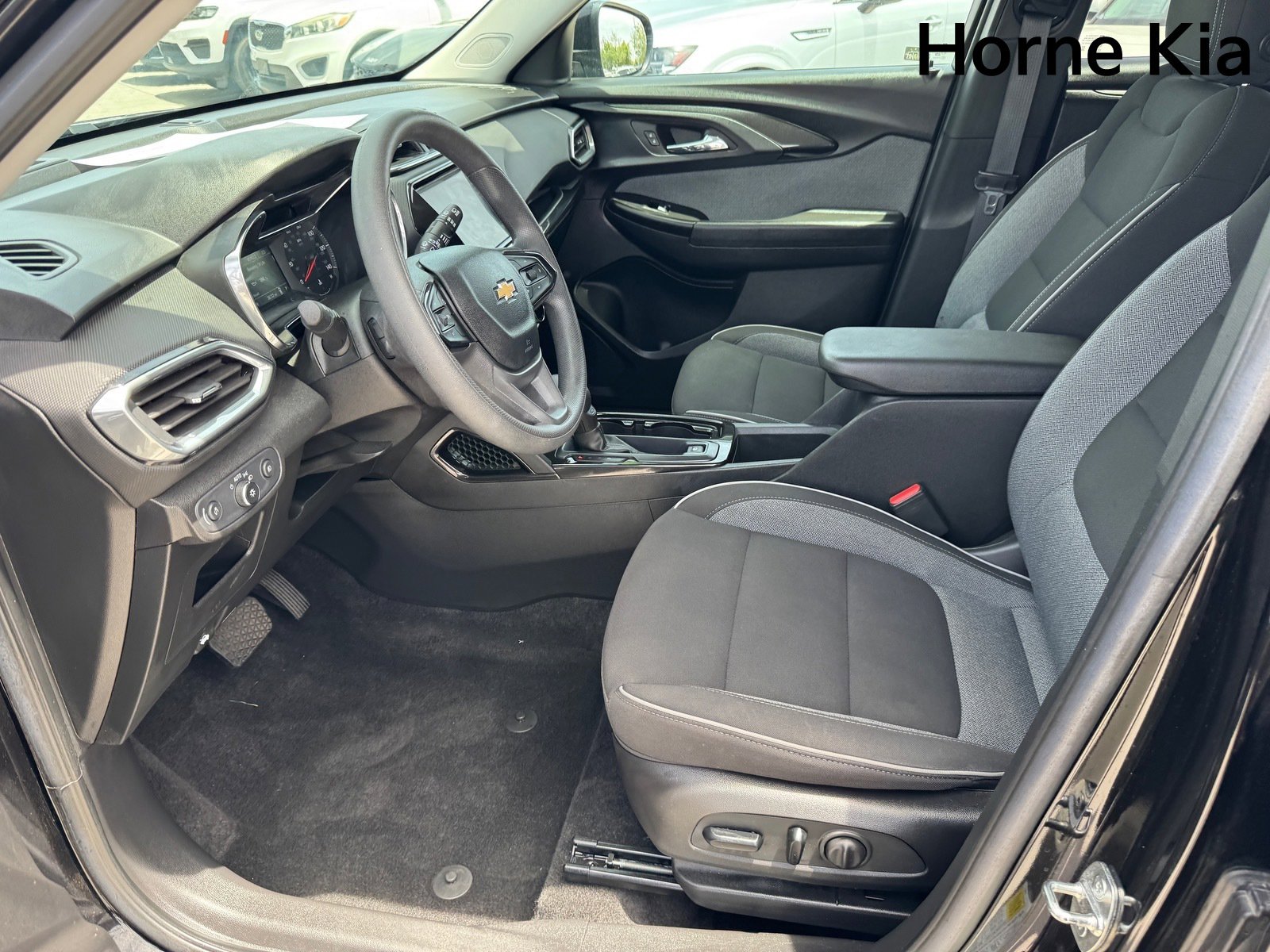 Used 2023 Chevrolet TrailBlazer LT w/ Convenience Package FWD image 10