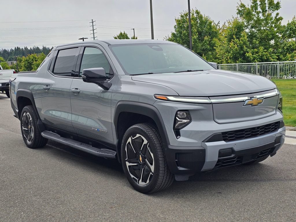 Used 2026 Chevrolet Silverado EV LT AWD/4WD image 7