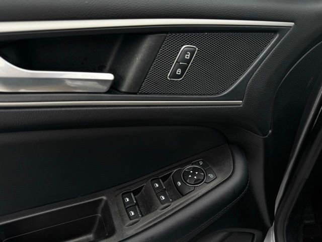 Used 2022 Ford Edge SEL w/ Convenience Package image 13