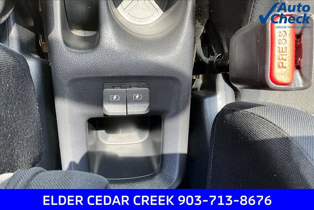 Used 2018 Nissan Kicks SV FWD image 34