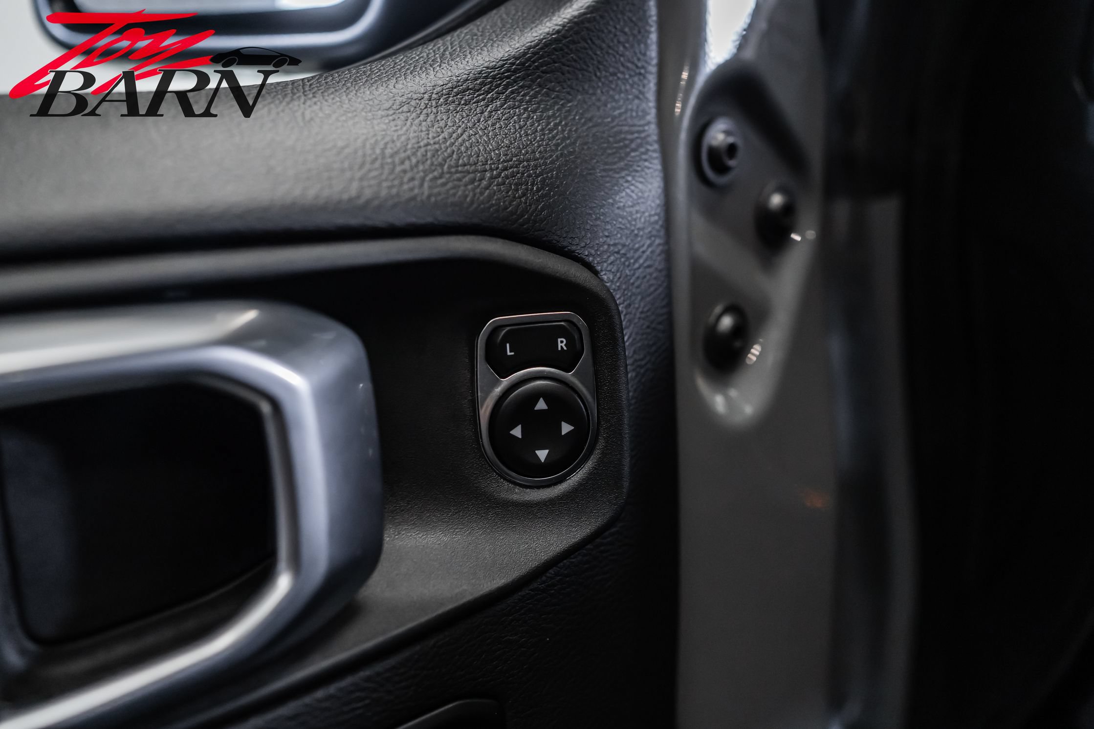 Used 2023 Jeep Wrangler Unlimited Sahara AWD/4WD image 17