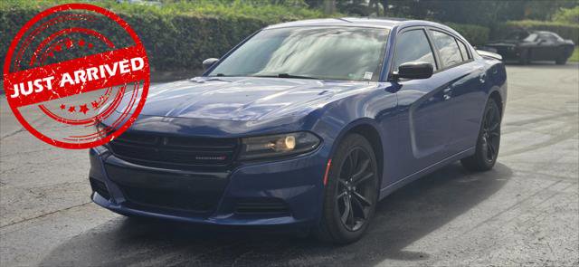 Used 2018 Dodge Charger SXT w/ Blacktop Package