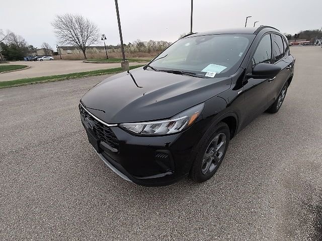 Used 2025 Ford Escape ST-Line image 17