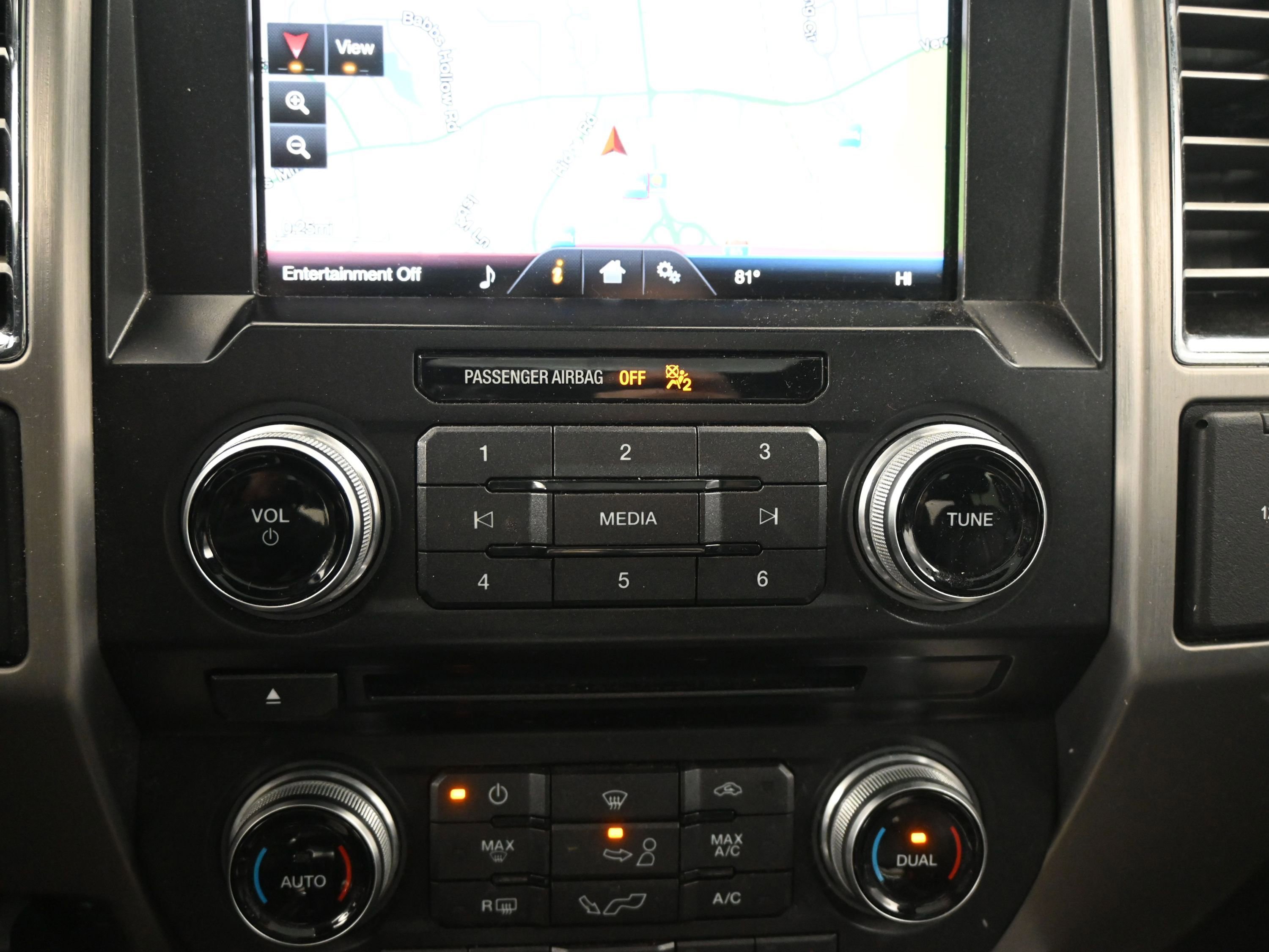 Used 2015 Ford F150 Platinum w/ Equipment Group 701A Luxury image 15