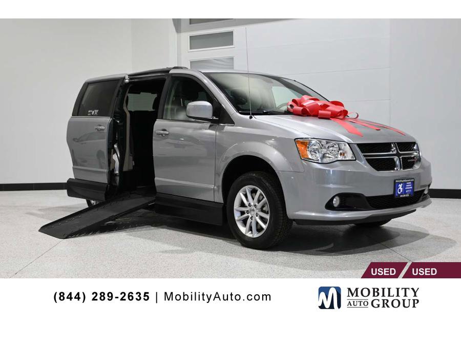 Used 2019 Dodge Grand Caravan SXT image 1