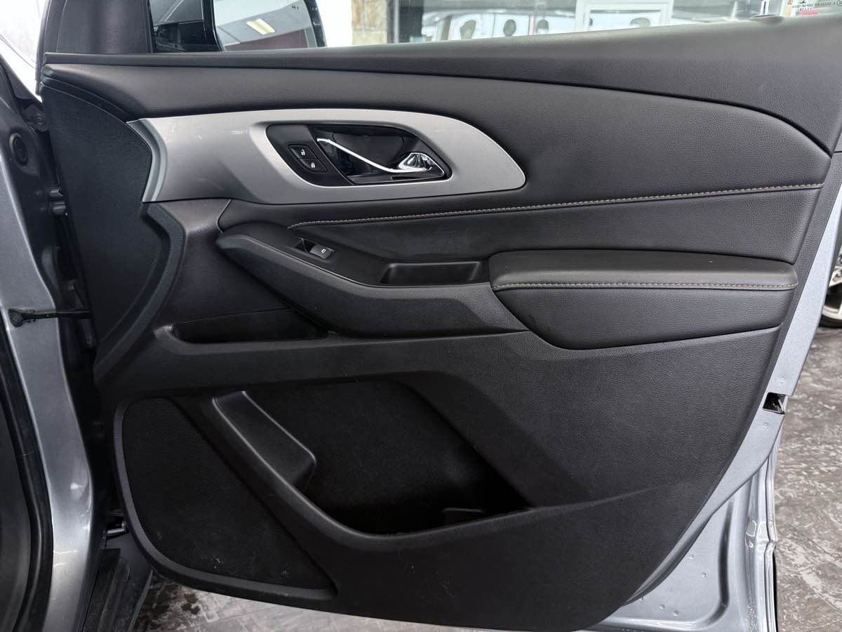 Used 2019 Chevrolet Traverse LT AWD/4WD image 33